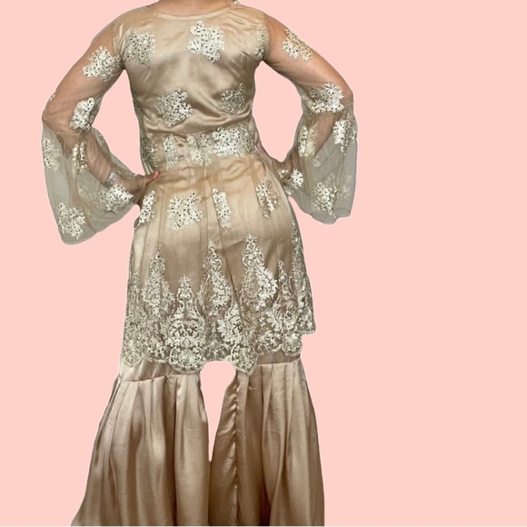 Elegant Women’s Beige Embroidered Kurta Set- Size Medium - Picture 8 of 8